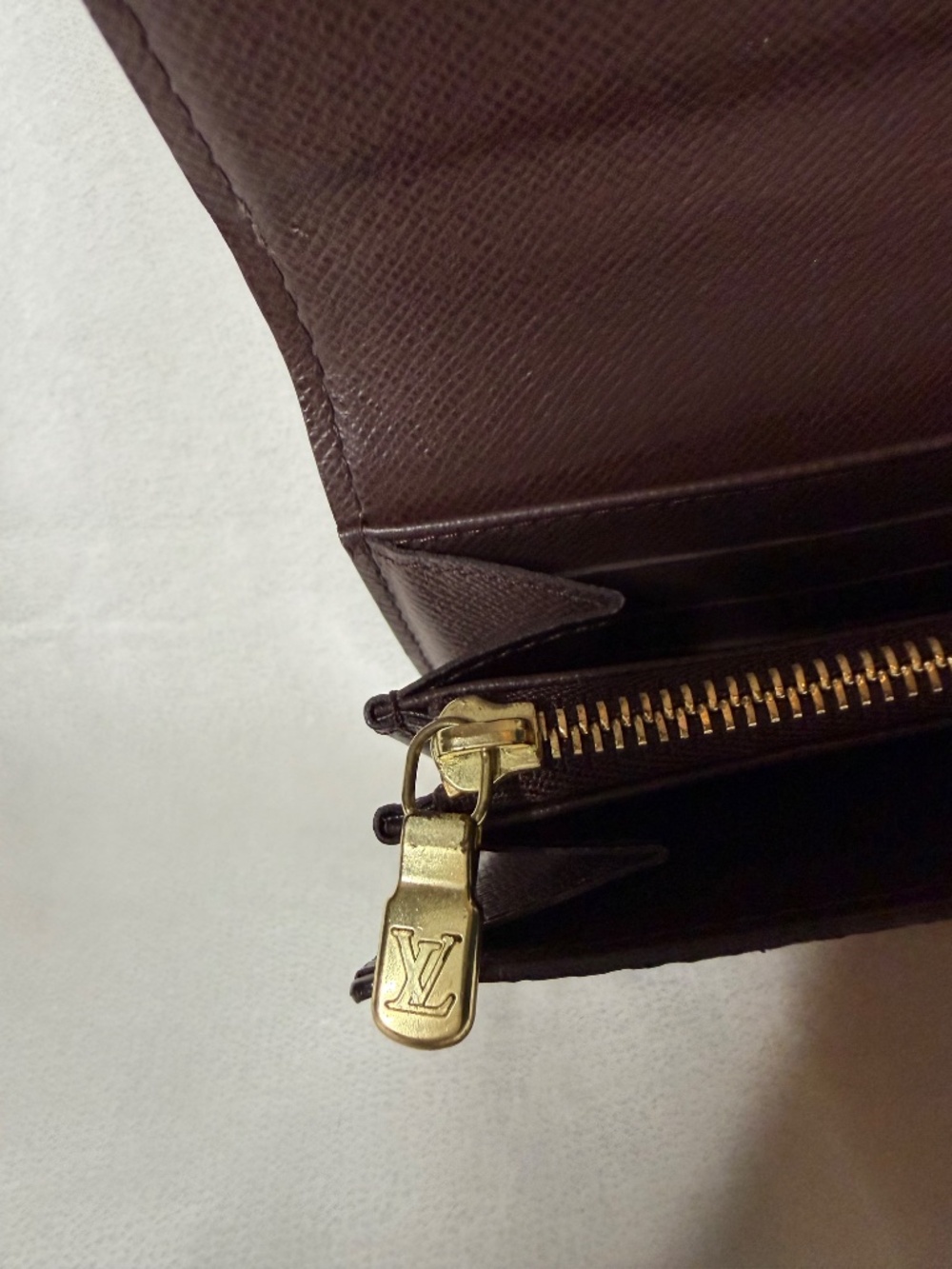 Louis Vuitton Damier Ebene Sarah Long Wallet - Picture 4 of 10